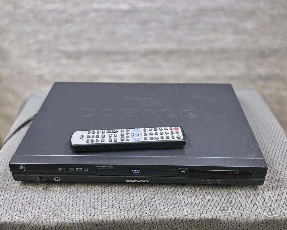 Vintage Daewoo DVG-5200S DVD Player Black S-Video Optical Coaxial Remote